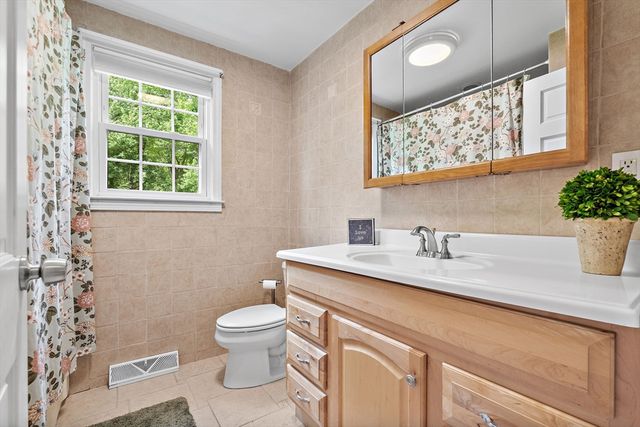 113 Andrew Ln, Hanson, MA 02341