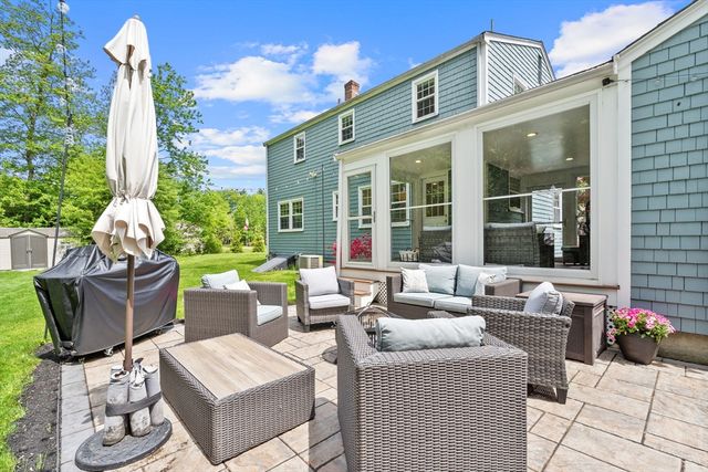 113 Andrew Ln, Hanson, MA 02341