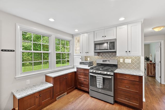 113 Andrew Ln, Hanson, MA 02341