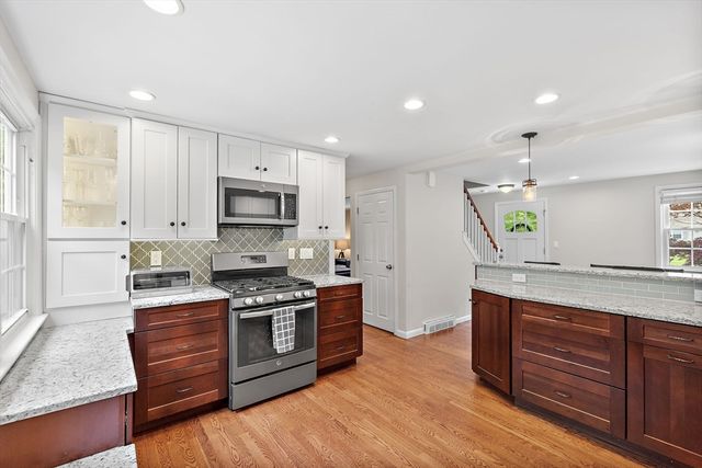 113 Andrew Ln, Hanson, MA 02341