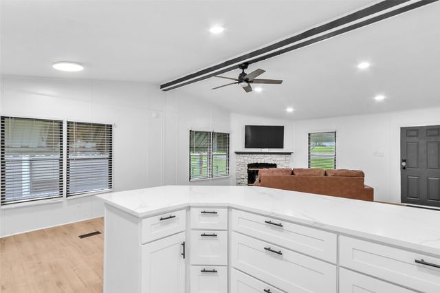 318 Overlook Trail, Gun Barrel City, TX 75156