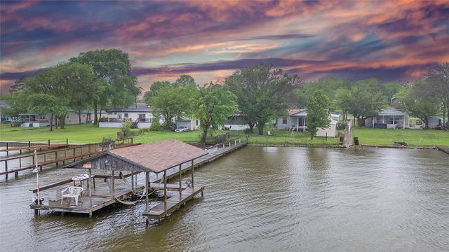 318 Overlook Trail, Gun Barrel City, TX 75156