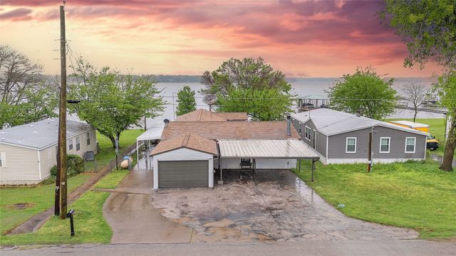 318 Overlook Trail, Gun Barrel City, TX 75156