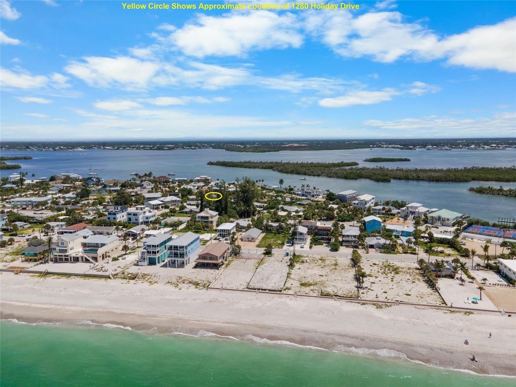 Image 11 of property listing at 1280 HOLIDAY DRIVE, Englewood, FL 34223