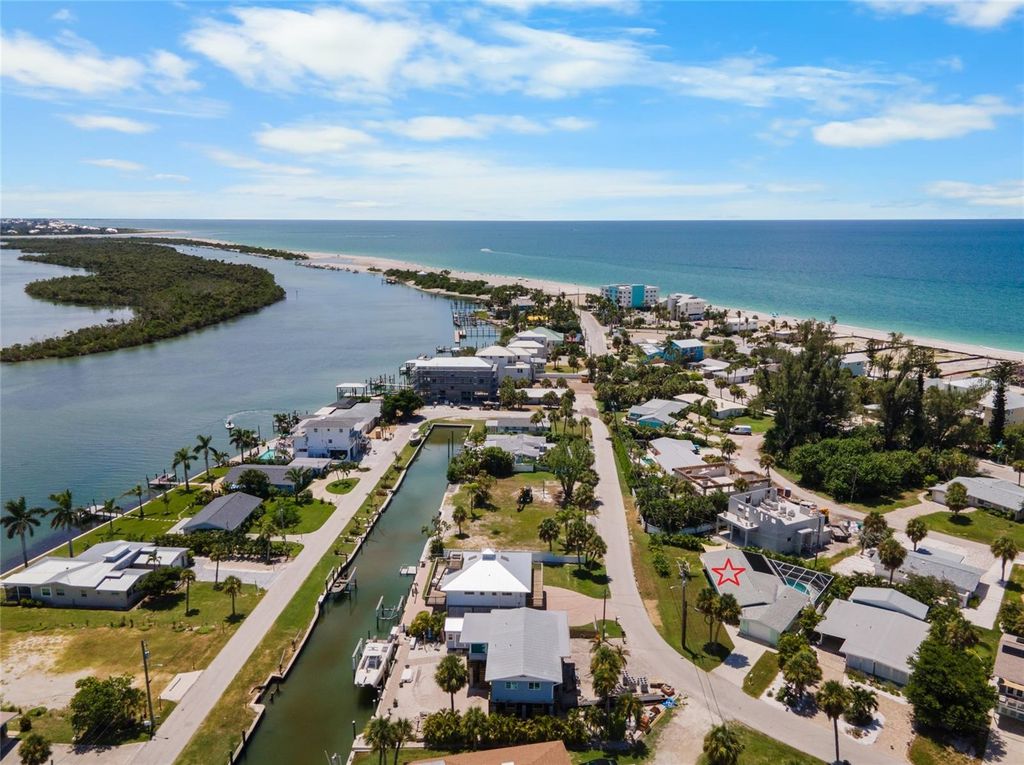 Image 3 of property listing at 1280 HOLIDAY DRIVE, Englewood, FL 34223