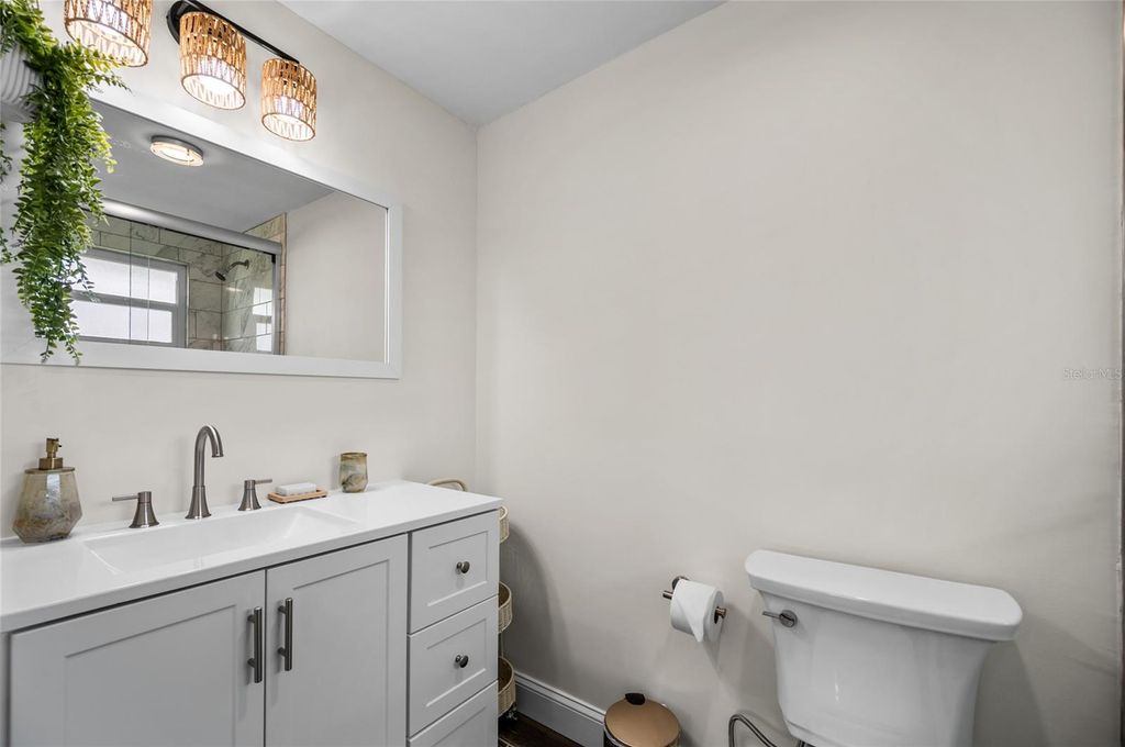 Image 26 of property listing at 1280 HOLIDAY DRIVE, Englewood, FL 34223
