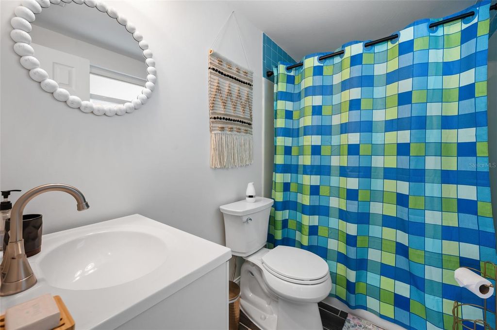 Image 29 of property listing at 1280 HOLIDAY DRIVE, Englewood, FL 34223