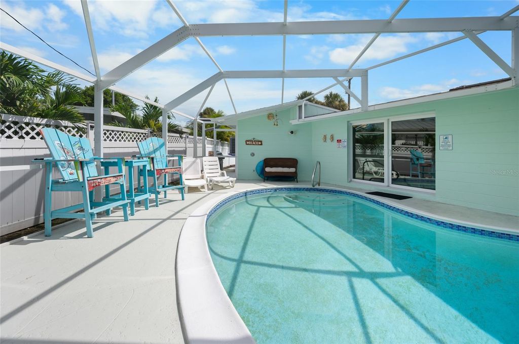 Image 4 of property listing at 1280 HOLIDAY DRIVE, Englewood, FL 34223