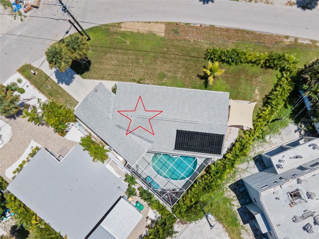 Image 37 of property listing at 1280 HOLIDAY DRIVE, Englewood, FL 34223