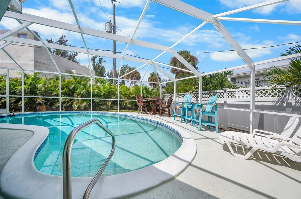 Image 6 of property listing at 1280 HOLIDAY DRIVE, Englewood, FL 34223
