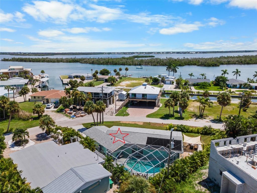 Image 9 of property listing at 1280 HOLIDAY DRIVE, Englewood, FL 34223