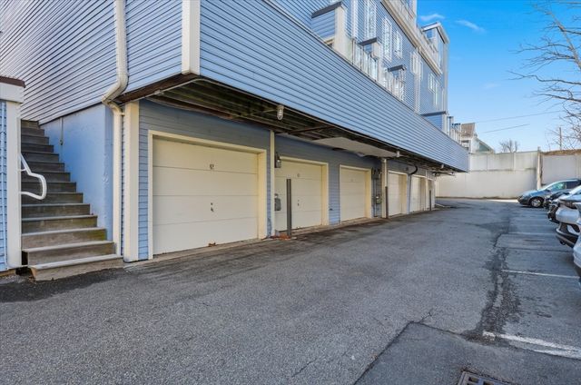 676 Huron Ave 44, Cambridge, MA 02138