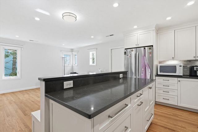 676 Huron Ave 44, Cambridge, MA 02138