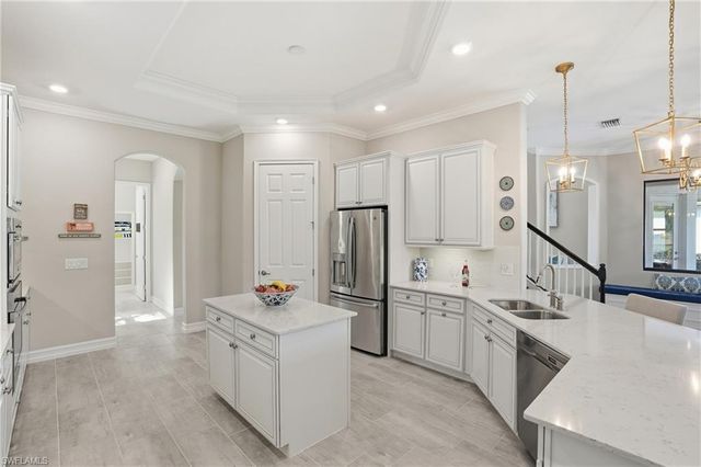 2235 Somerset PL, Naples, FL 34120