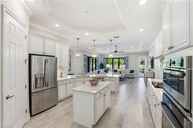 2235 Somerset PL, Naples, FL 34120