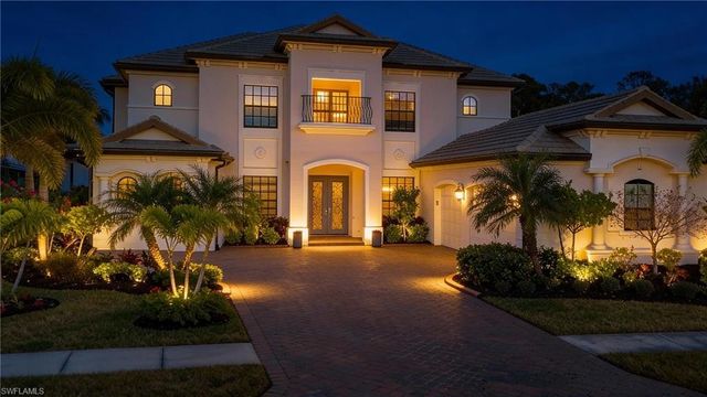 2235 Somerset PL, Naples, FL 34120