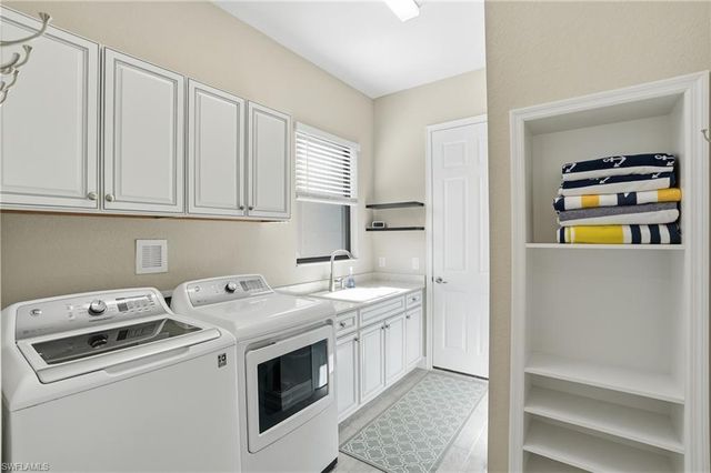 2235 Somerset PL, Naples, FL 34120