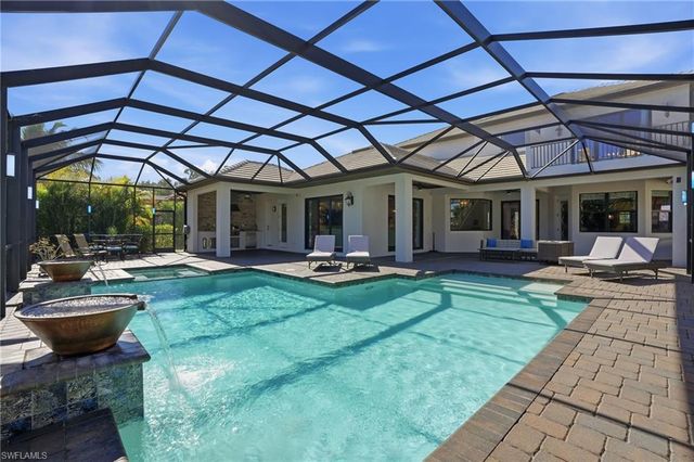 2235 Somerset PL, Naples, FL 34120