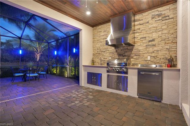 2235 Somerset PL, Naples, FL 34120