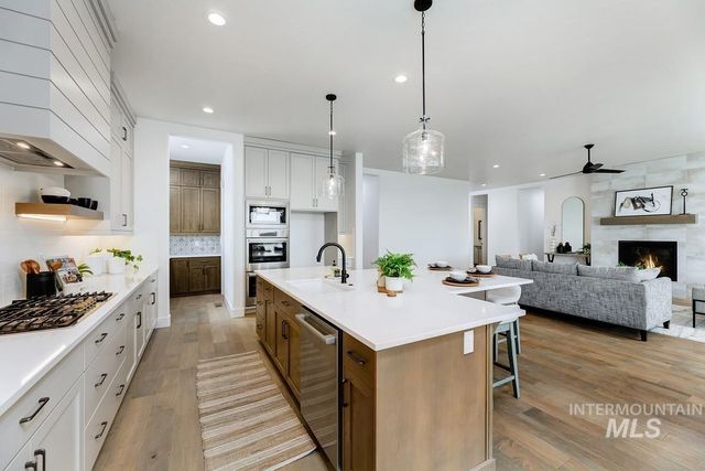 13663 N Spring Creek Way, Boise, ID 83714