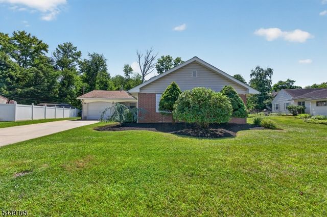 6 Meadowbrook Pl, Willingboro Twp., NJ 08046