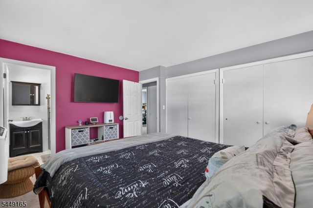 6 Meadowbrook Pl, Willingboro Twp., NJ 08046
