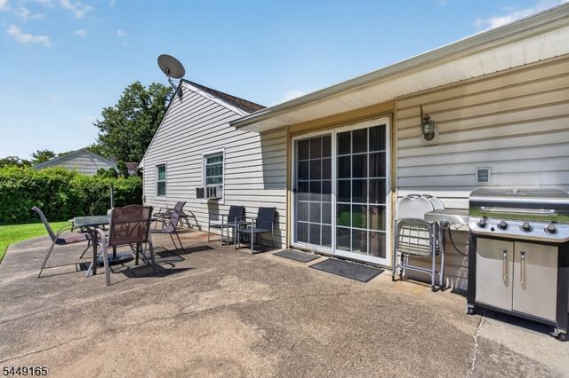 6 Meadowbrook Pl, Willingboro Twp., NJ 08046