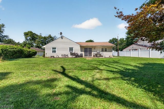 6 Meadowbrook Pl, Willingboro Twp., NJ 08046