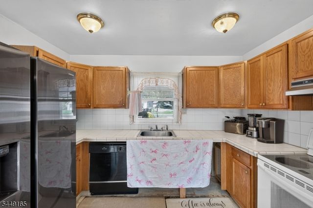 6 Meadowbrook Pl, Willingboro Twp., NJ 08046