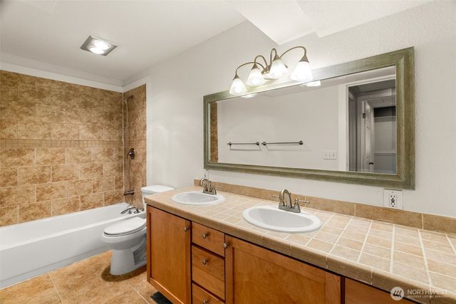 17206 SE 238th Street, Kent, WA 98042