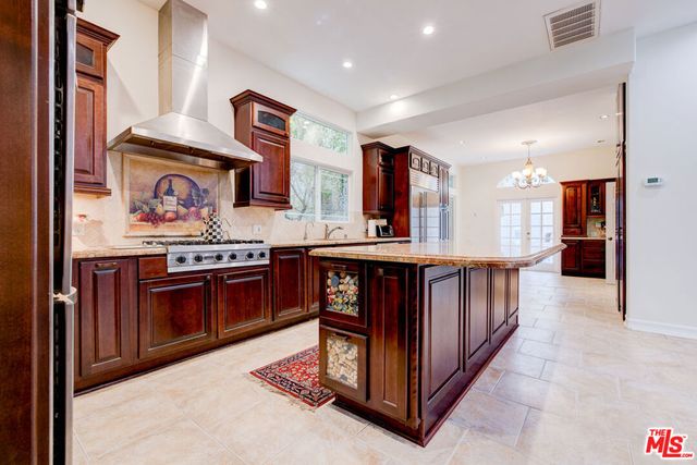 12219 Darlington Avenue, Los Angeles, CA 90049