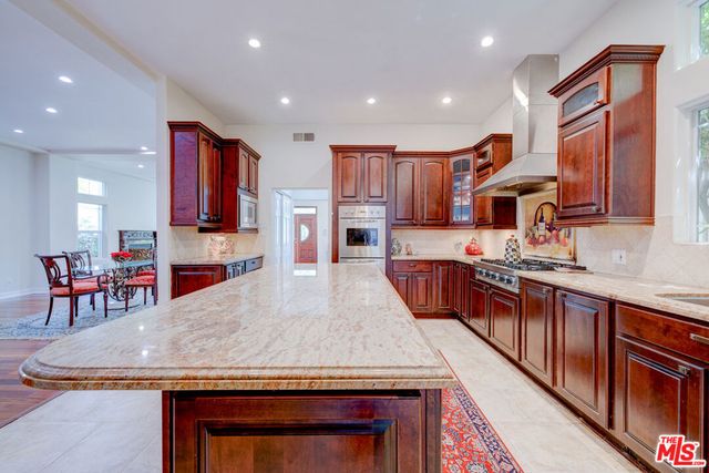 12219 Darlington Avenue, Los Angeles, CA 90049