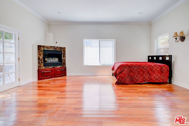 12219 Darlington Avenue, Los Angeles, CA 90049