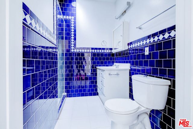 12219 Darlington Avenue, Los Angeles, CA 90049