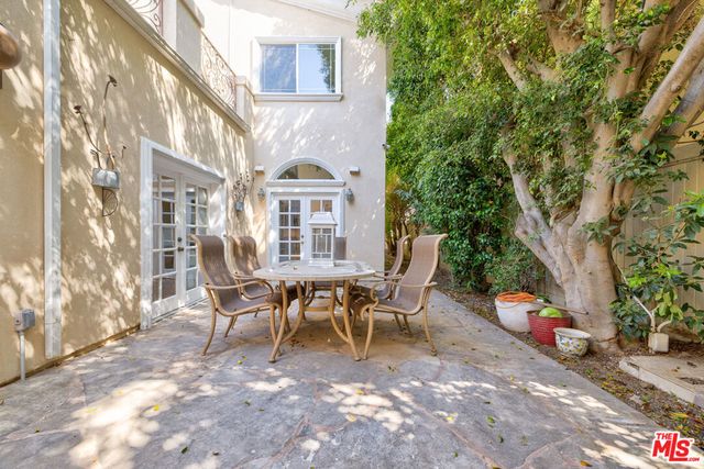 12219 Darlington Avenue, Los Angeles, CA 90049