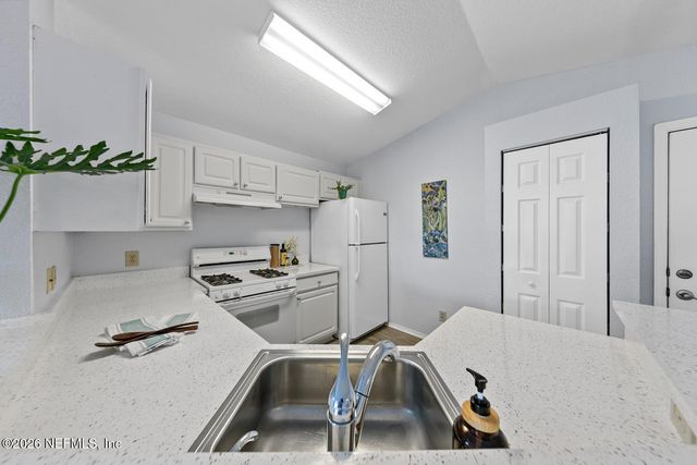 13810 SUTTON PARK Drive 835, Jacksonville, FL 32224