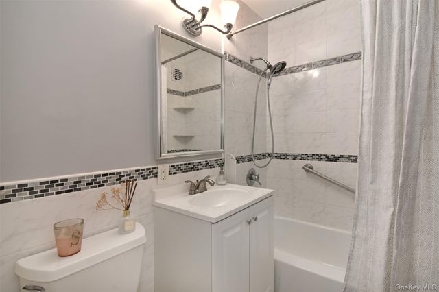 377 Westchester Avenue 4F, Port Chester, NY 10573