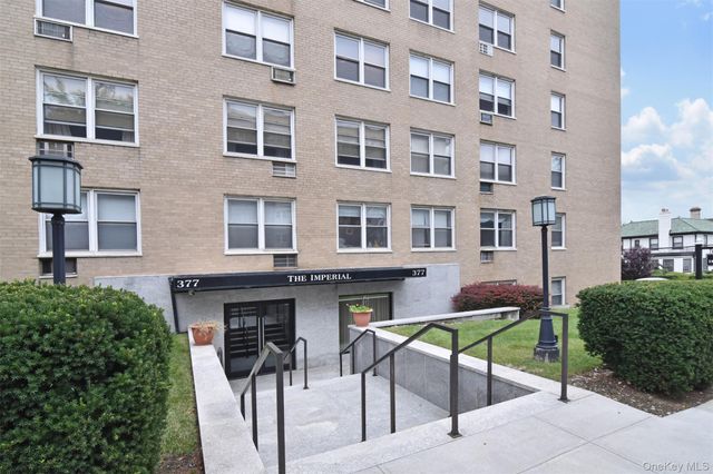 377 Westchester Avenue 4F, Port Chester, NY 10573