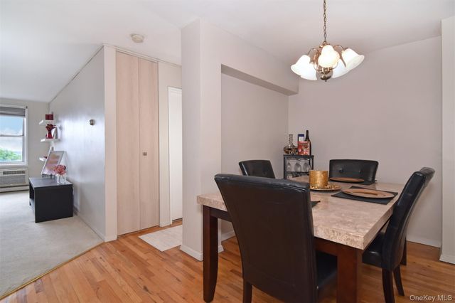 377 Westchester Avenue 4F, Port Chester, NY 10573