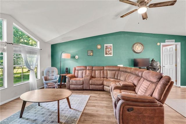 1067 NW Oak Street, Townsend, GA 31331