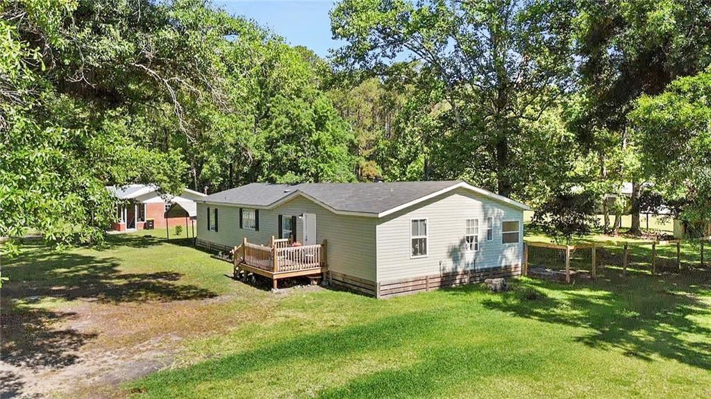1067 NW Oak Street, Townsend, GA 31331