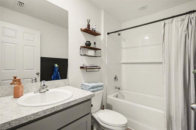 1409 NE 4TH PLACE, Cape Coral, FL 33909