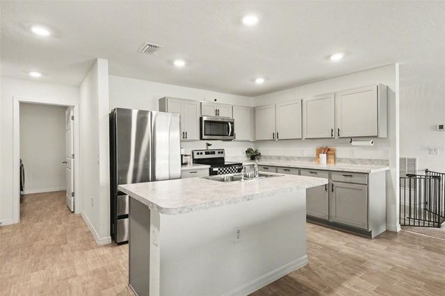 1409 NE 4TH PLACE, Cape Coral, FL 33909