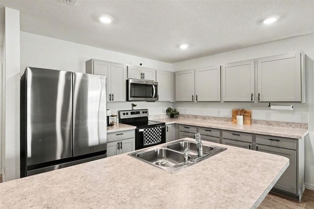 1409 NE 4TH PLACE, Cape Coral, FL 33909