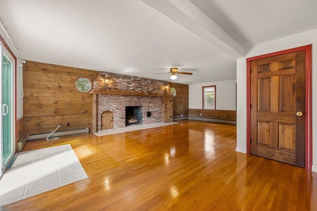 22 Pinecrest Dr, Sandwich, MA 02463