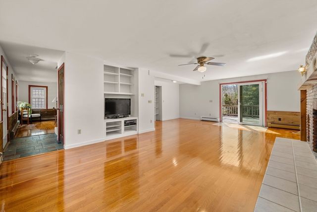 22 Pinecrest Dr, Sandwich, MA 02463