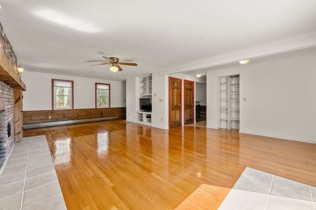 22 Pinecrest Dr, Sandwich, MA 02463