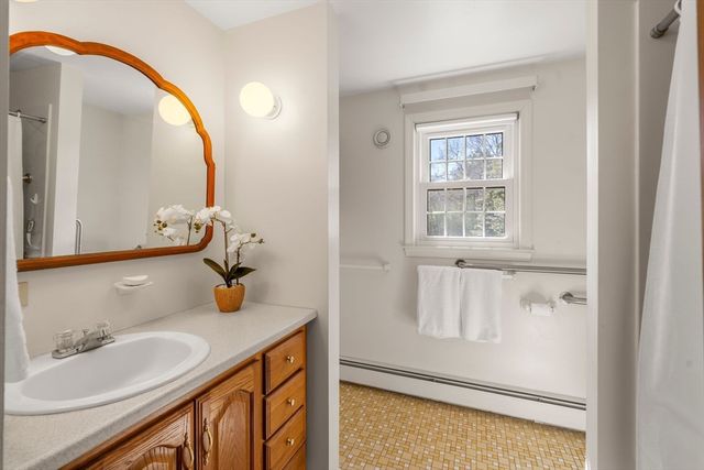 22 Pinecrest Dr, Sandwich, MA 02463