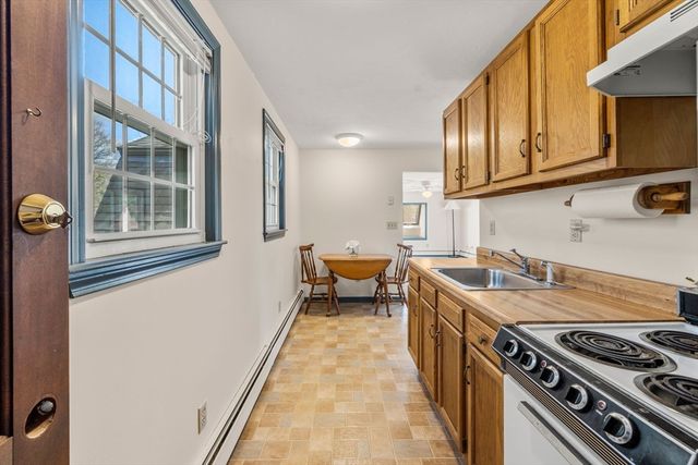 22 Pinecrest Dr, Sandwich, MA 02463