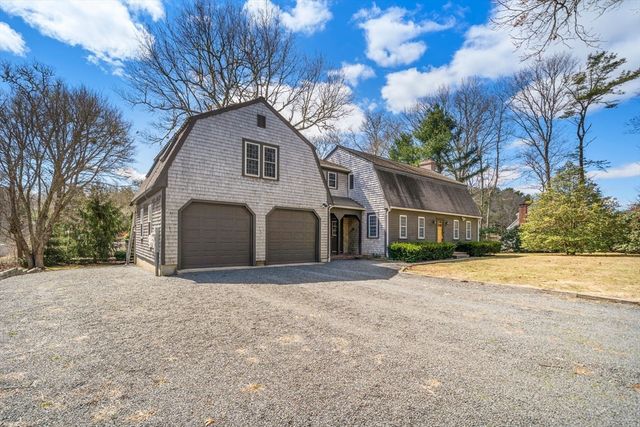 22 Pinecrest Dr, Sandwich, MA 02463